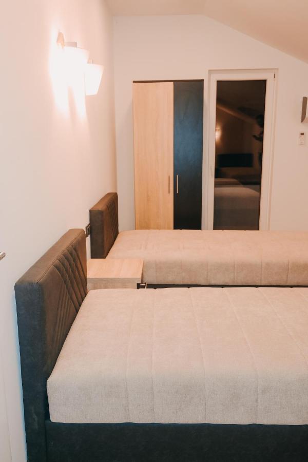 Bed and Breakfast Prenociste & Restoran - Kasic Brodarevo Esterno foto